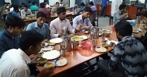 UP meat shortage: We are being forced to turn vegetarian, say Aligarh ...