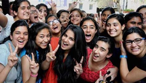 लड़की होने का एहसास: एक अफसोस या गर्व की बात