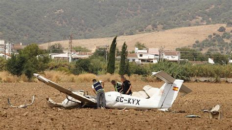 Un fallecido y una herida, en el accidente de una avioneta en Córdoba ...