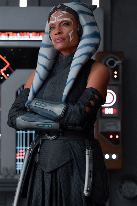 Clone Wars Star Ashley Eckstein Shows Why Ahsoka's Costume Retcon Was ...
