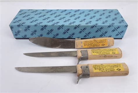 Sold Price: RUSSELL GREEN RIVER KNIVES - November 5, 0122 9:00 AM MST