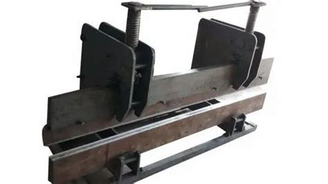 Sheet Bending Machine - Manual Sheet Metal Bending Machine Trader ...