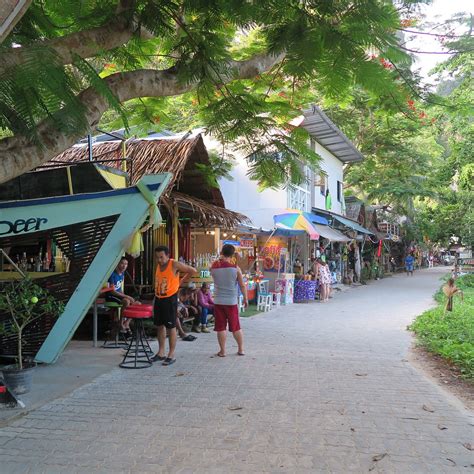 Railay Walking Street (Railay Beach) - All You Need to Know BEFORE You Go