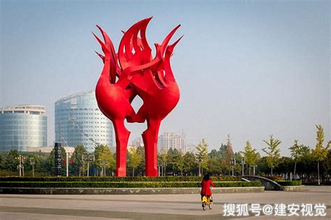 鹤壁东站：不锈钢地标建筑，鹤群雕塑重50吨，高16.8米，总宽度4.1米-搜狐大视野-搜狐新闻