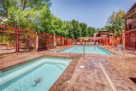 THE GONZO INN (Moab, Utah) - Hotel Reviews, Photos, Rate Comparison ...