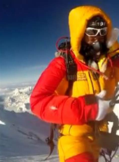2 Sherpa guides scales Everest setting new records