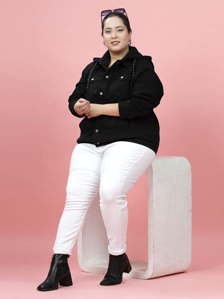 Professional Photo Shoots for Women's Blazers & Waistcoats | Voila Studio