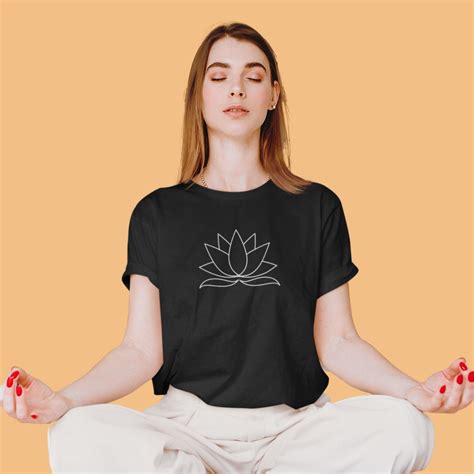 Lotus Leaf Stroke Combed Cotton Black Women Yoga T-shirt