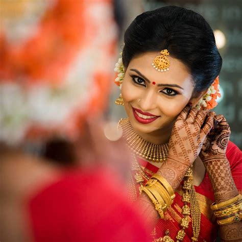 10 Stellar Nethi Chutti Bridal Designs For The True South Indian Look