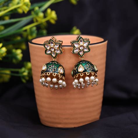 Sukkhi Astonish Gold Plated Meenakari Kundan & Pearl Jhumki Earring Fo ...
