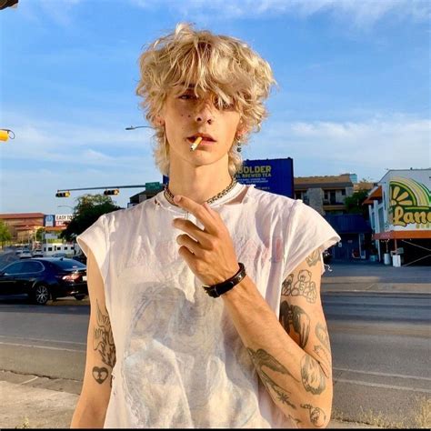 Pin by Lane Fiorini on Gender | Blonde hair boy, Men blonde hair ...