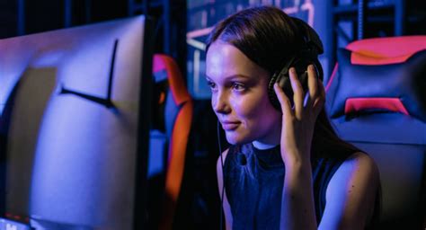 Image result for Stranded Deep Making Cloth