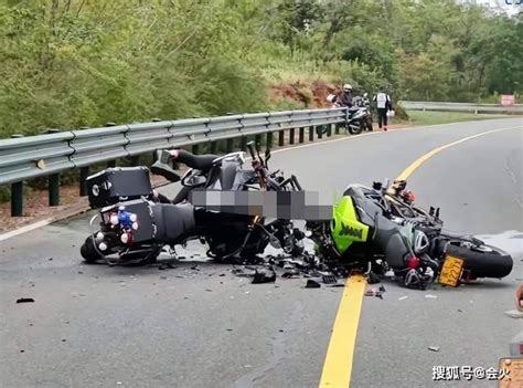 网红硬核重金属机车女骑手车祸身亡，短裙黑丝不应变成流量密码……_美女_女网_直播间