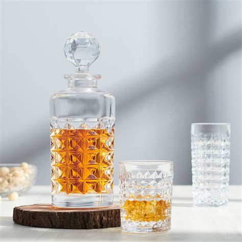 Shop Diamond Cut Transparent Glass Decanter With Stopper 650 Ml - at ...