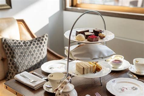 The Athenaeum Hotel & Residences Concierge: Pictures & Reviews ...