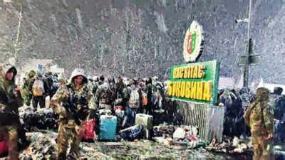 Ukraine: In Kharkiv, 20 Indian Students Leave For Border | Nashik News ...