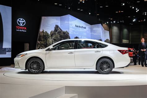 otomotif: Toyota Avalon 2016 Elegant and Luxury