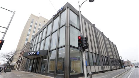Appleton assists redevelopment of Chase Bank building as apartments