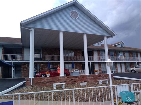 TWELVE OAKS INN (Branson) - Motel Reviews, Photos, Rate Comparison ...