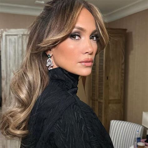 Jennifer Lopez y su glamuroso disfraz de Barbie Latina con medio millón de 'likes'