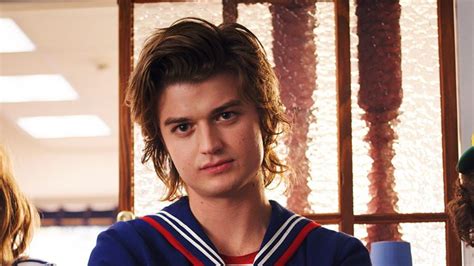 Joe Keery Height: How Tall Is He? - Dodgeabout