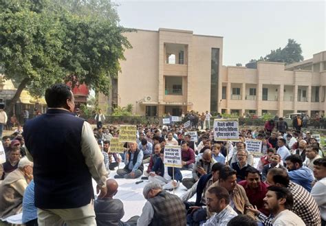 UP Power Employees Start Indefinite Strike Over Pay Scales ...