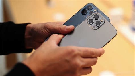 iPhone 12 Pro Max has a 47% larger image sensor than the iPhone 12 ...