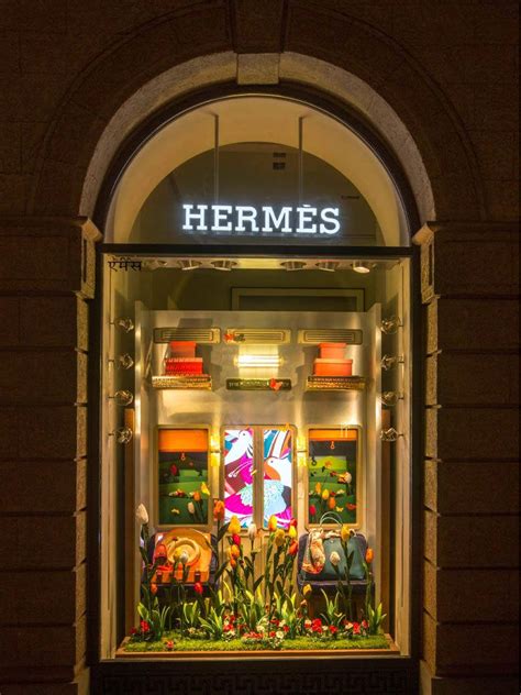 We know it's festive season when Hermès announces their window displays ...