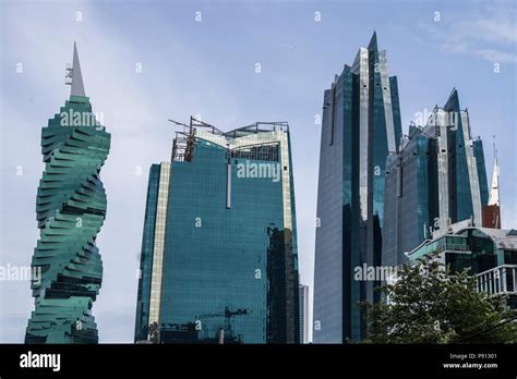 Commercial Skyscraper Design 的图像结果