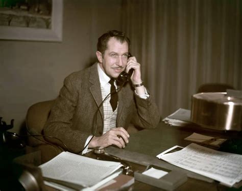 Young Vincent Price's Early Acting Career and Personal Life in Pictures