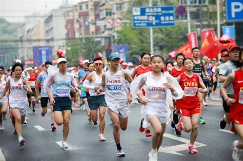 同“奥运冠军之城”一起奔跑 万人畅跑2023鞍山·千山半程马拉松