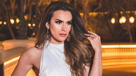 CD in Bride Dress 的图像结果