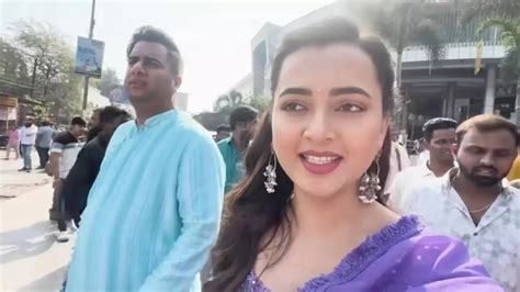 Tejasswi Prakash visits Shirdi Sai Baba temple for special sequence of ...