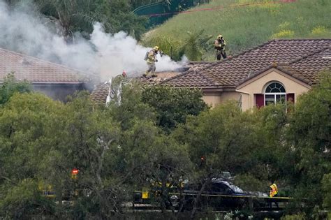 Small Plane Crashes Into Simi Valley, Calif., Homes, Killing 2 - The ...