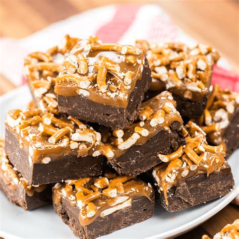 Salted Pretzel & Caramel Fudge - Easy Dessert Recipe
