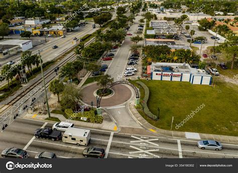 Aerial Photo Downtown Oakland Park — Stock Editorial Photo © felixtm ...