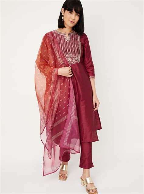 Buy Women Embroidered Straight Kurta Set Online at just Rs. 1499.0 ...