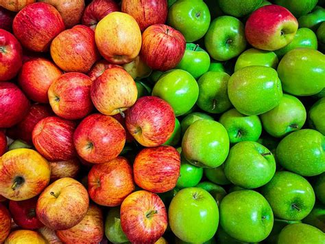 25 Fun Facts About Apples | Crunching into Curiosities - Amazing Facts Home