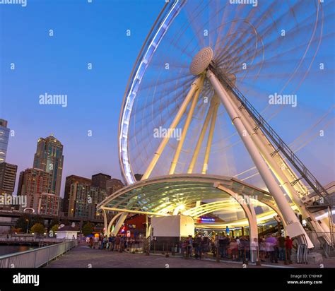 Seattle, Washington Seattle Great Wheel, a Ferris wheel on the Elliott ...