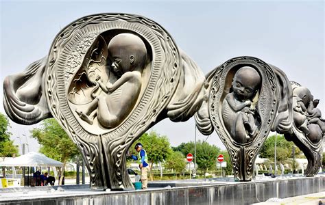 These 14 giant uterus sculptures show you the journey from conception ...