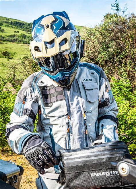 Business Man Suit Amor Badlands 的图像结果