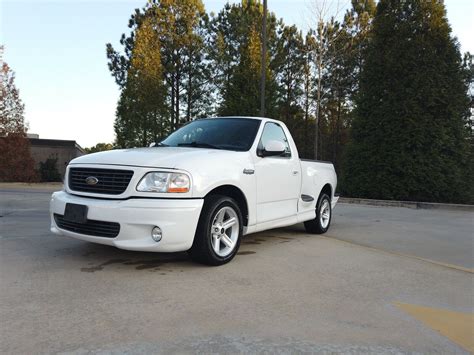 Low-Mileage 2003 Ford SVT Lightning Could Be a Steal at $30,000 - autoevolution
