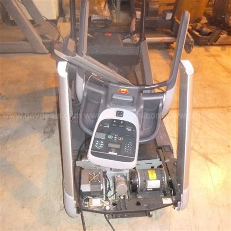 precor treadmill - 1 unit | GovDeals