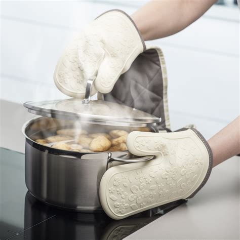 Zeal Silicone Heavy Duty Double Oven Gloves Mitts, Cream (94 cm Long ...
