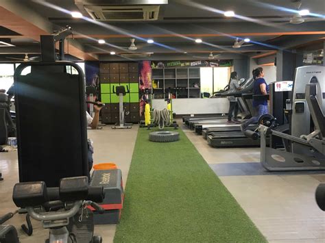 Gym Lounge Premium Navrangpura in Ahmedabad | FITPASS