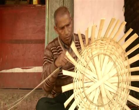Locals enthusiastically grasp bamboo handicraft training in J-K's Sambha