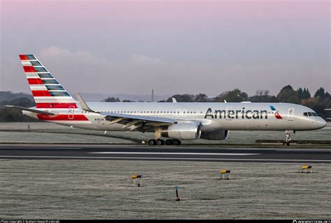 N195AN American Airlines Boeing 757-223(WL) Photo by Graham Howarth ...
