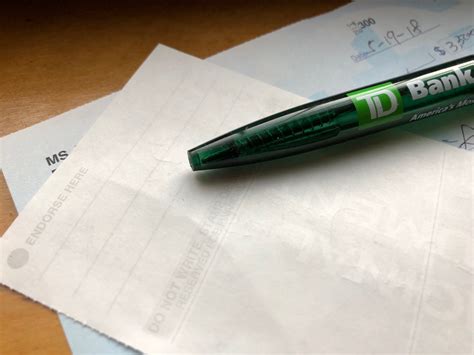 Sign Over a Check 的图像结果