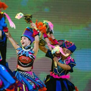 “文化力量·民间精彩”2023年湖北省群众舞蹈展演在黄冈举行-新华网