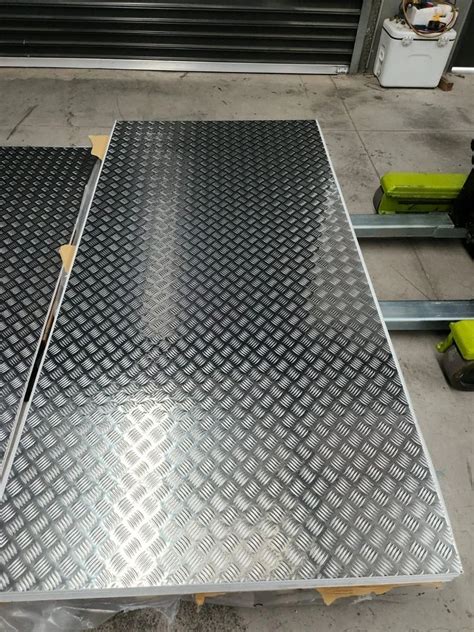 Aluminium Chequered Plates - 3mm 3105 H18 Aluminium Checkered Plate ...